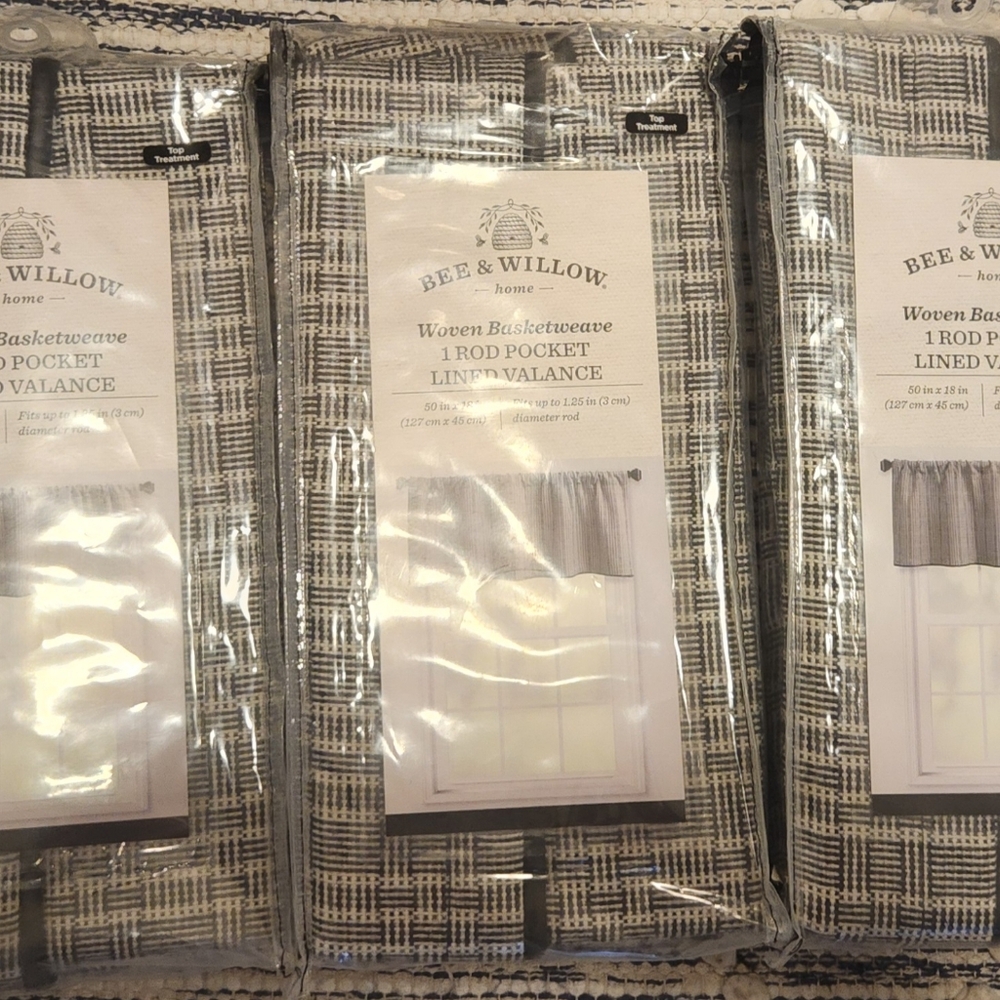 Bee & Williow Woven Basket weave lined valance 1 Rod Pocket